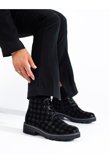 Moteriški aulinukai