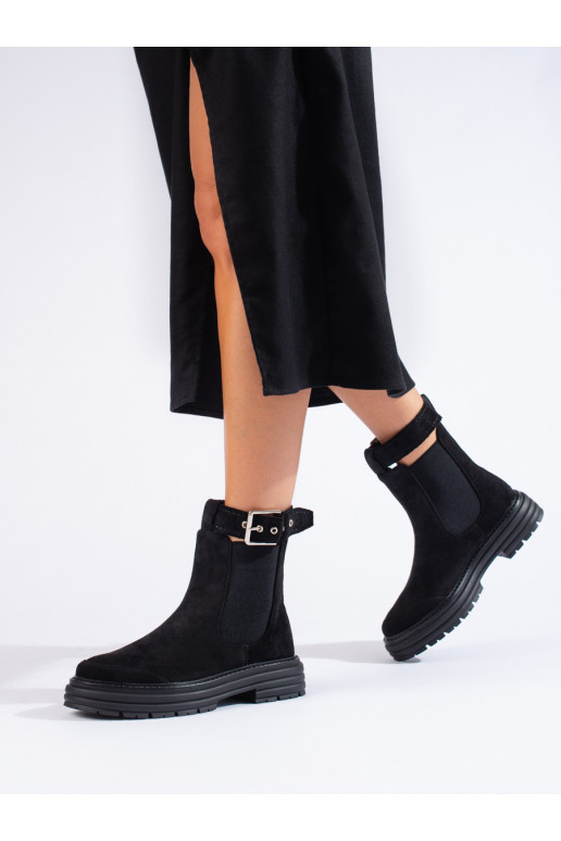 Juodos spalvos iš zomšos batai su sagtimis Juodos spalvos iš zomšos batai su sagtimis