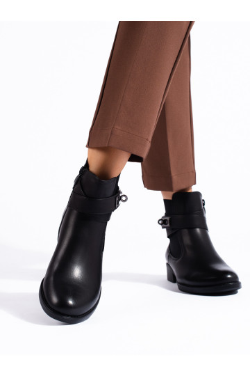 juodos spalvos batai