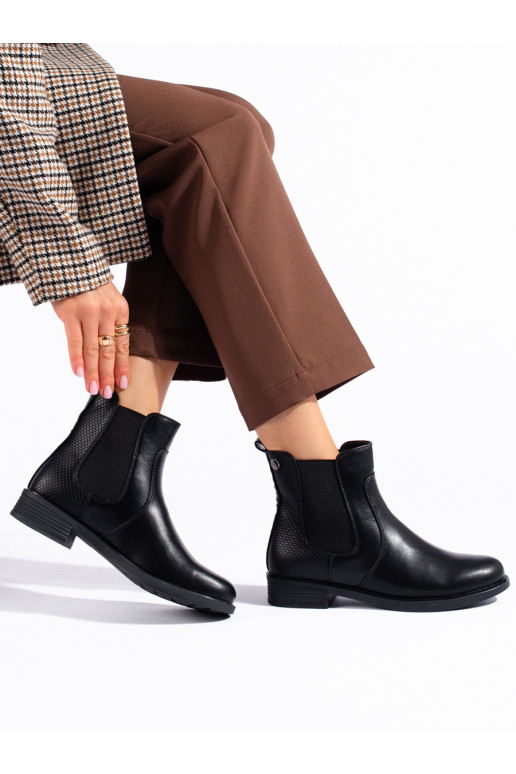 Juodos spalvos moteriški batai  Juodos spalvos moteriški batai