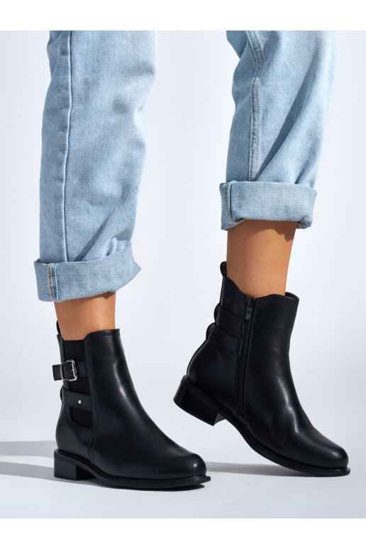 Juodos spalvos  batai