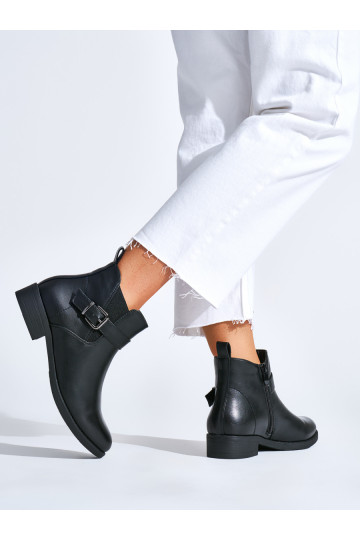 Juodos spalvos moteriški batai