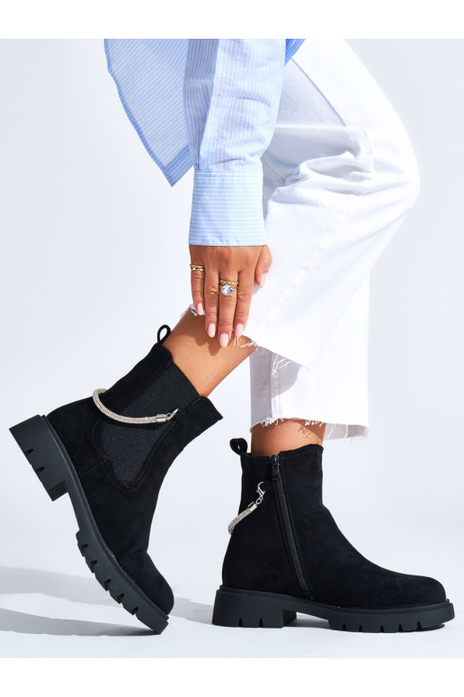Juodos spalvos moteriški batai z ozdobnym łańcuszkiem
