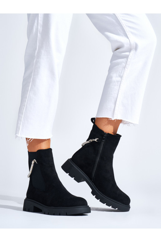 Juodos spalvos moteriški batai z ozdobnym łańcuszkiem
