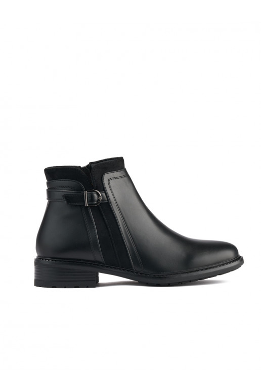 Juodos spalvos moteriški batai 