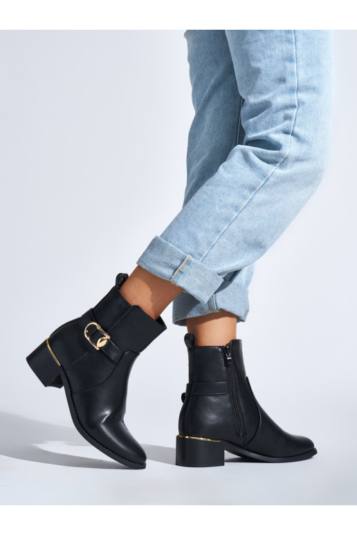 Juodos spalvos moteriški batai 