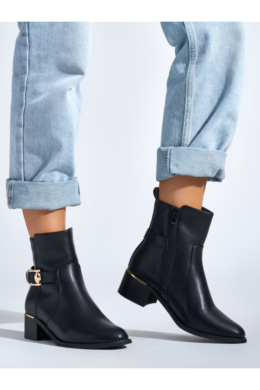 Juodos spalvos moteriški batai 