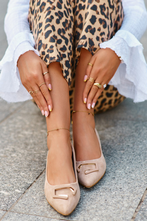 Bateliai žemu kulniuku su ornamentais... Bateliai žemu kulniuku su ornamentais...