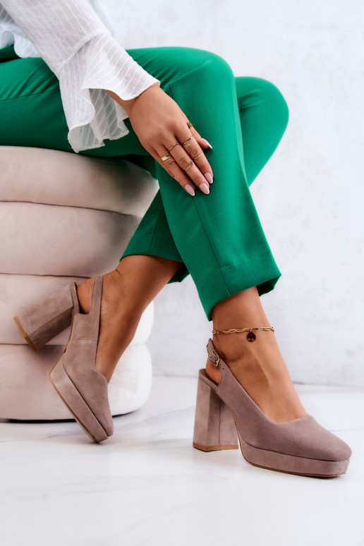 Bateliai iš zomšos smėlio spalvos