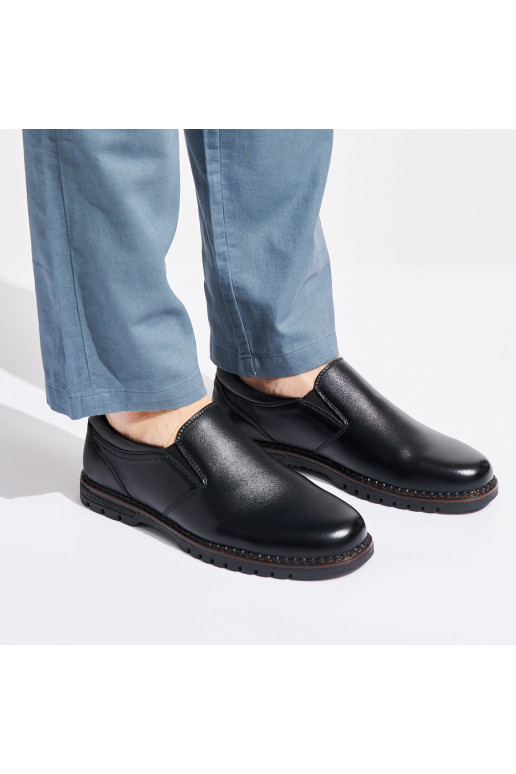  juodos spalvos batai 