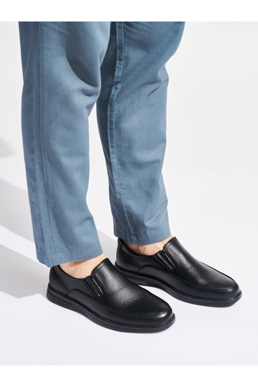  juodos spalvos pusbačiai 