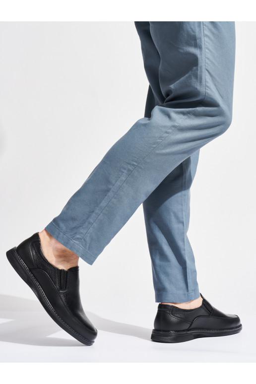  juodos spalvos pusbačiai 