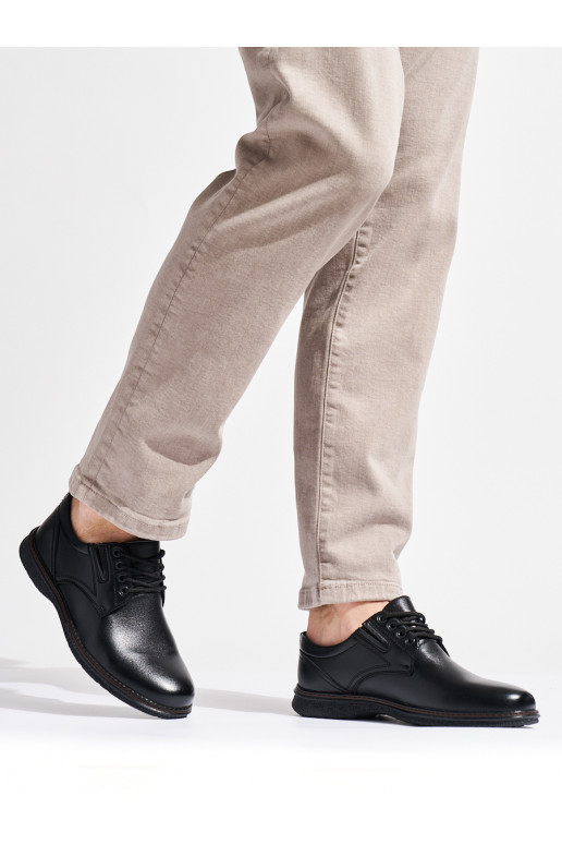  juodos spalvos pusbačiai 