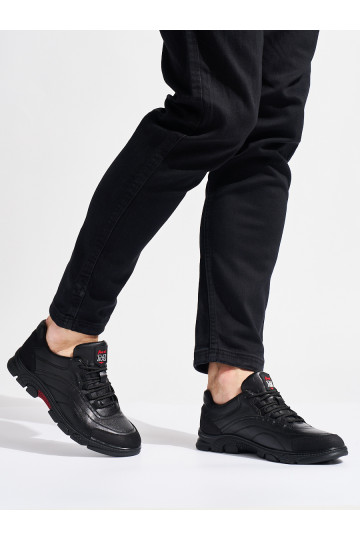 Juodos spalvos sportiniai bataiy