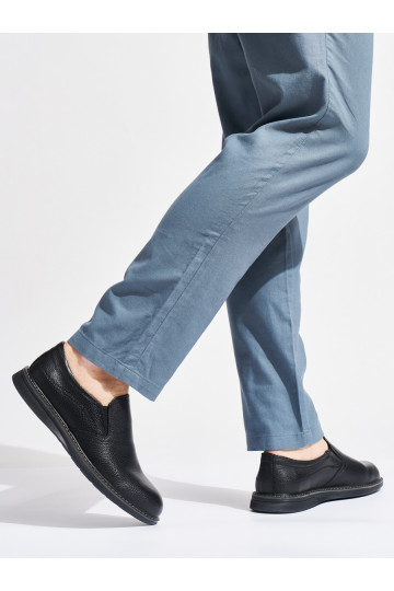 Juodos spalvos pusbačiai