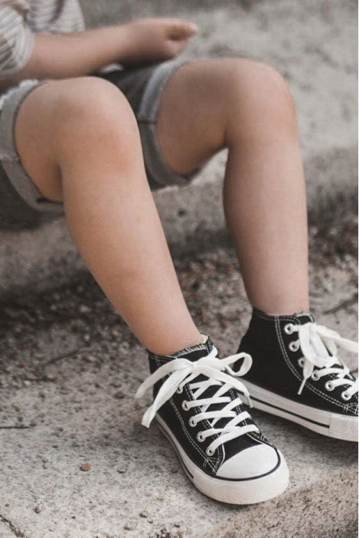 Vaikiški batai su auliuku juodos spalvos Vaikiški batai su auliuku juodos spalvos