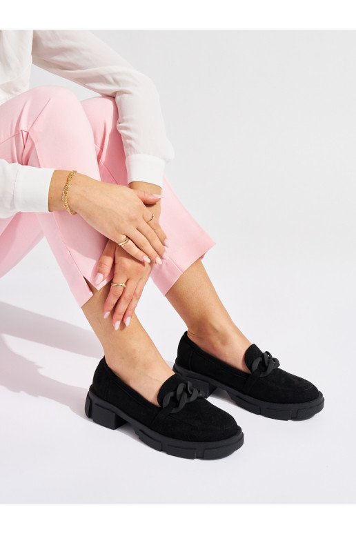 Juodos spalvos  mokasinai z ozdobnym łańcuchem