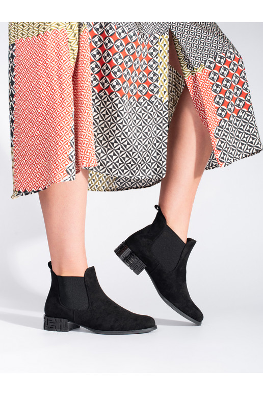 Juodos spalvos  su dekoruotu kulnu Sergio Leone