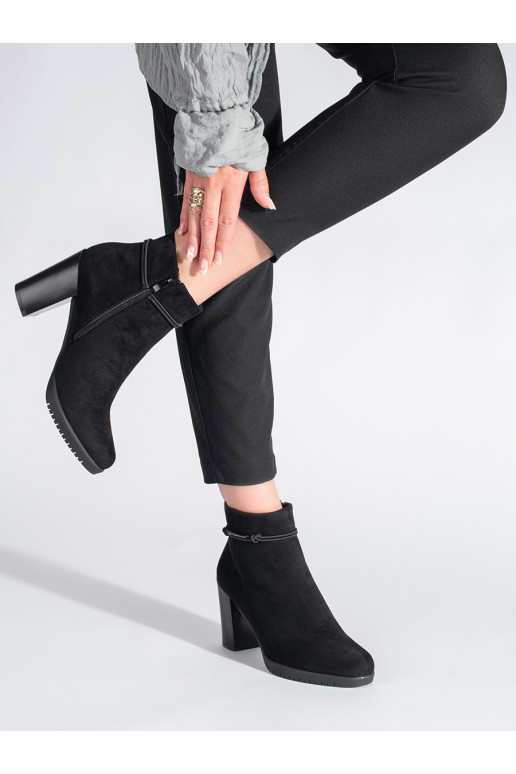 iš zomšos  batai ant kulno Sergio Leone