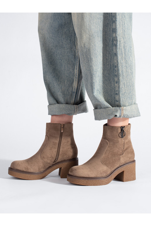 smėlio spalvos iš zomšos batai ant kulno Sergio Leone