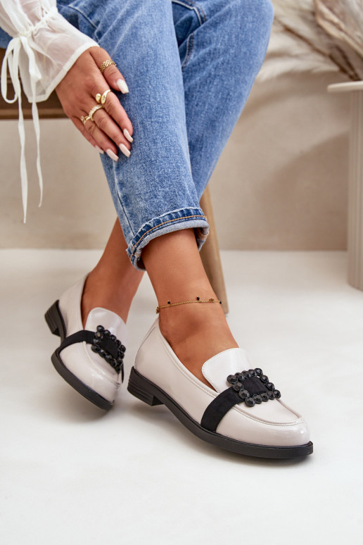 Lakuoti mokasinai  su ornamentais pilkos spalvos Vinceza 58389