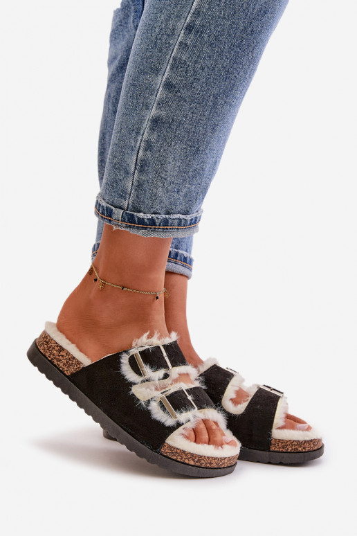  Šlepetės Šlepetės su sagtimis ir kailiuku Juodos spalvos Ezilena