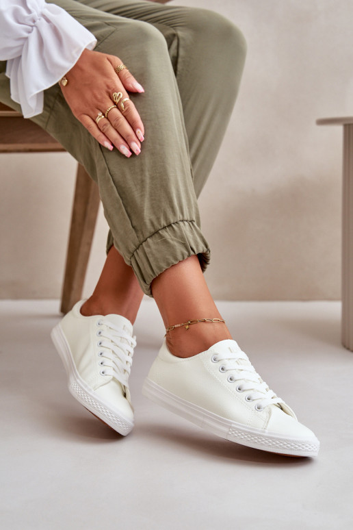 su dirželiais Klasikinio modelio laisvalaikio batai baltos spalvos Misima