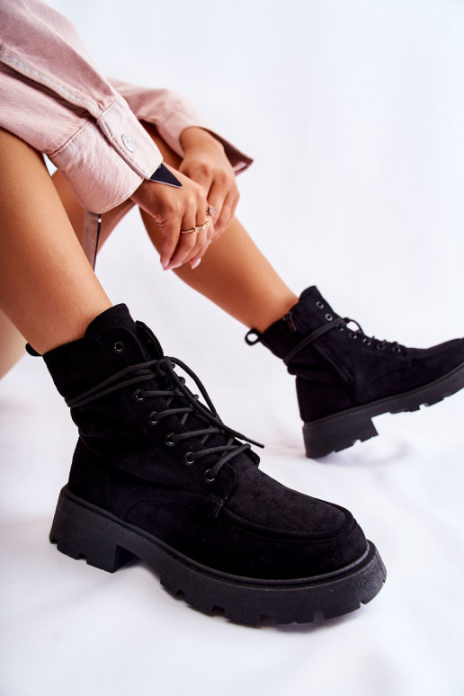 iš zomšos Aulinukai su dirželiais juodos spalvos Vanita