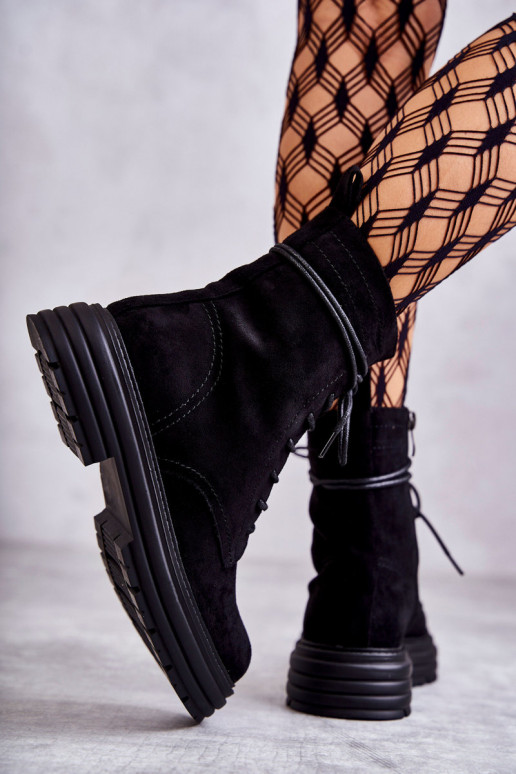 iš zomšos Aulinukai su dirželiais juodos spalvos Afra