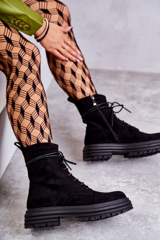 iš zomšos Aulinukai su dirželiais juodos spalvos Afra