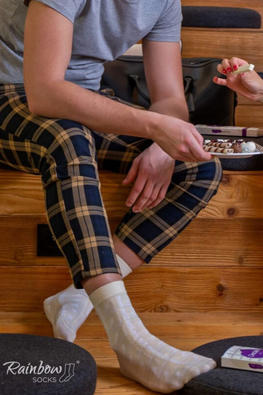 Spalvotos kojinės dėžutėje  1 pora Spalvotos kojinės dėžutėje  1 pora