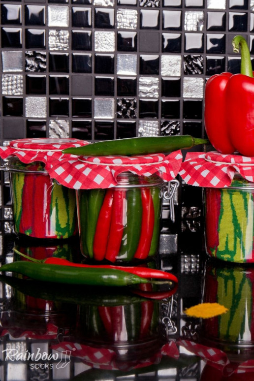 Spalvotos kojinės dėžutėje 2 poros