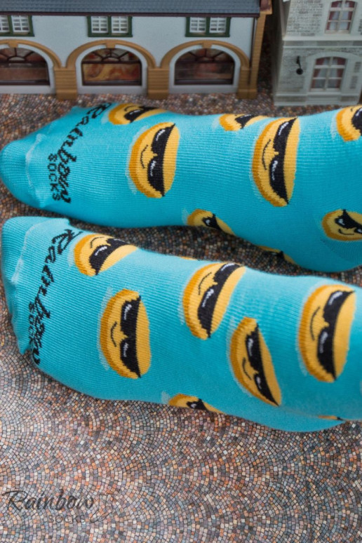 Spalvotos kojinės dėžutėje 3 poros