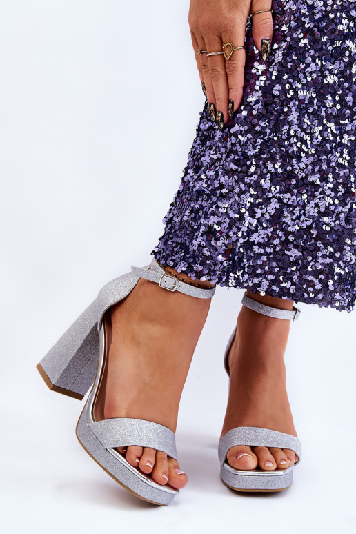 Blizgantys sandalai su plačiu kulnu sidabro spalvos Calmi