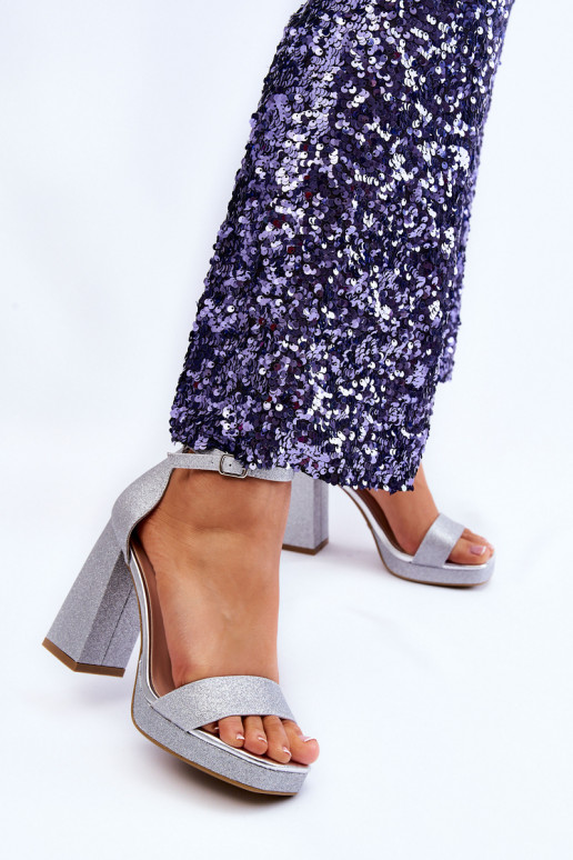 Blizgantys sandalai su plačiu kulnu sidabro spalvos Calmi