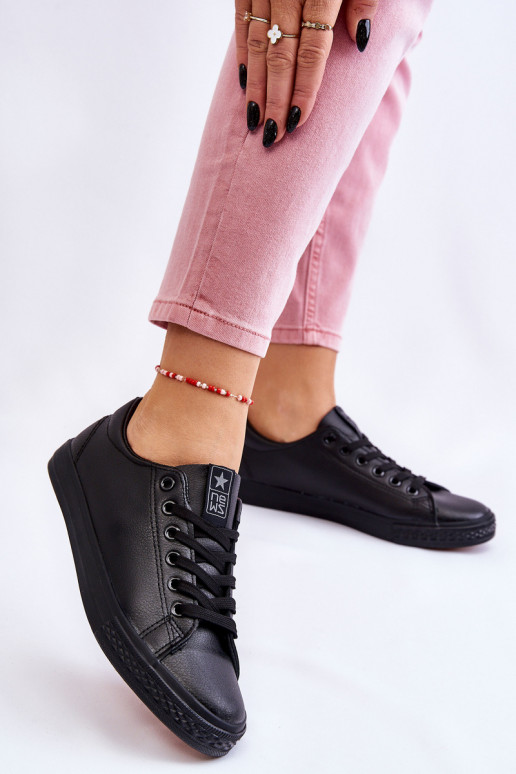 su dirželiais Klasikinio modelio laisvalaikio batai juodos spalvos Misima