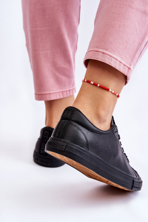 su dirželiais Klasikinio modelio laisvalaikio batai juodos spalvos Misima