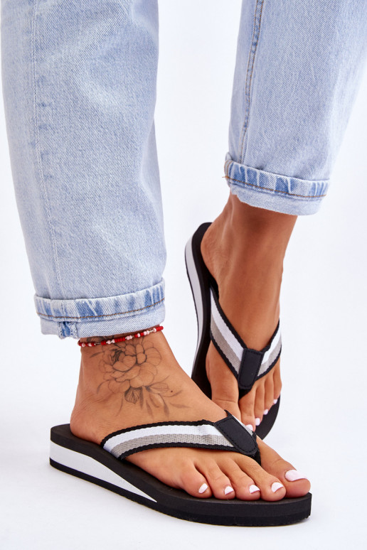 Šlepetės su platforma Big Star LL274781 juodos spalvos