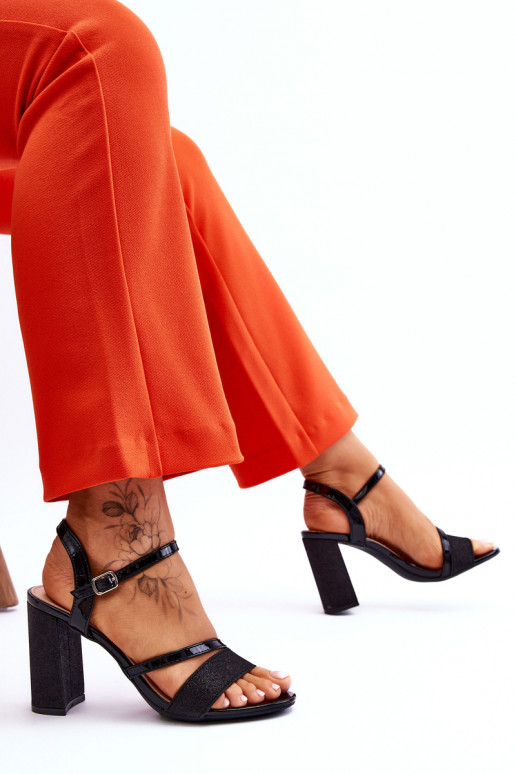 su blizgesiu Elegantiškos aukštakulnės basutės juodos spalvos Alicia