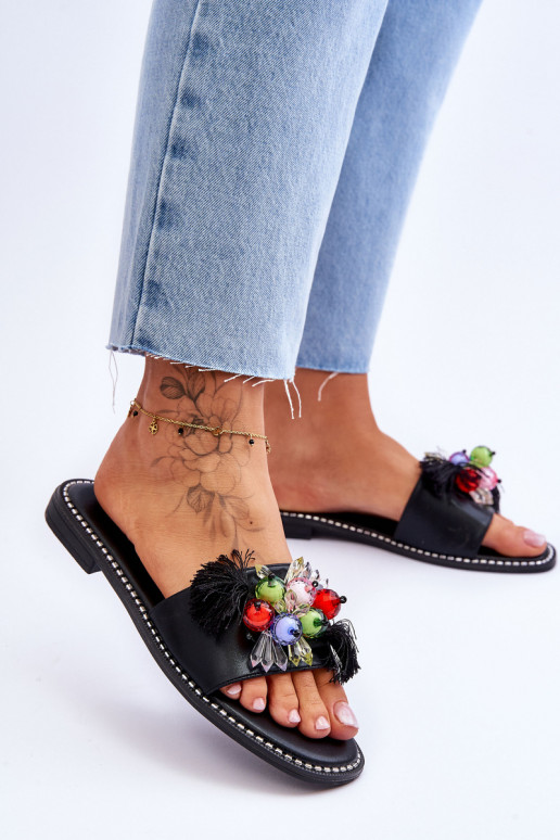 Šlepetės su dekoratyviniais karoliukais S.Barski KV-2775-47 juodos spalvos