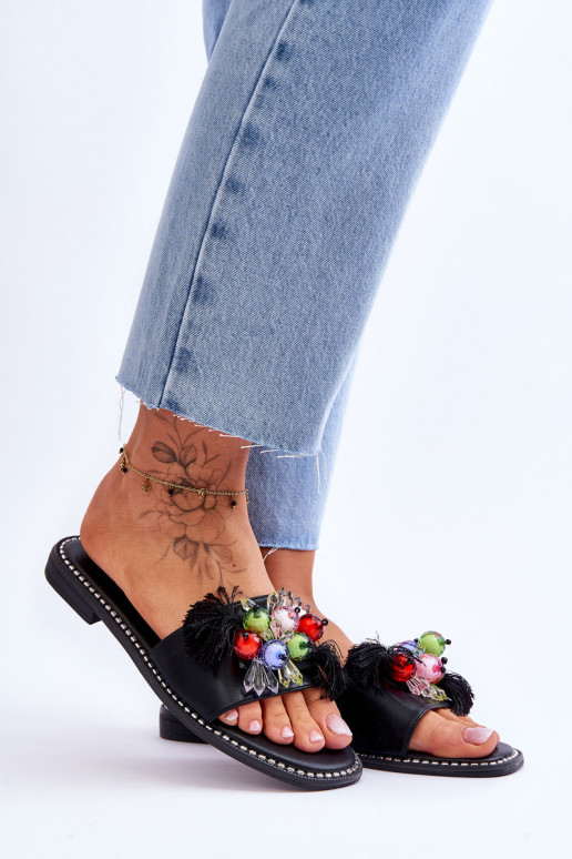 Šlepetės su dekoratyviniais karoliukais S.Barski KV-2775-47 juodos spalvos