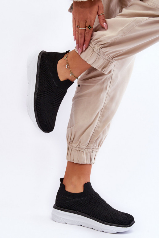 Įsispiriamo modelio sportiniai bateliai juodos spalvos Ferive