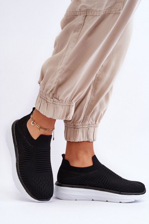 Įsispiriamo modelio sportiniai bateliai juodos spalvos Ferive