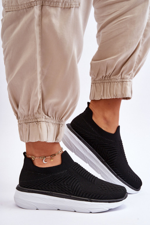 Įsispiriamo modelio sportiniai bateliai juodos spalvos Ferive