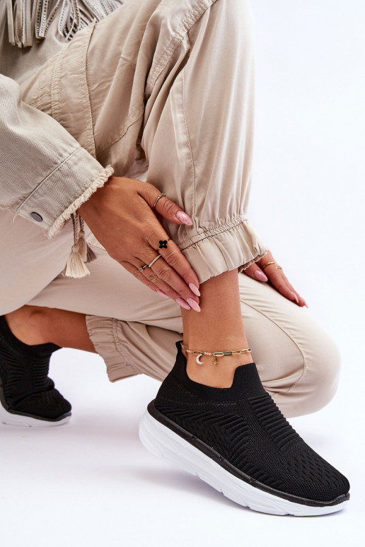 Įsispiriamo modelio sportiniai bateliai juodos spalvos Ferive