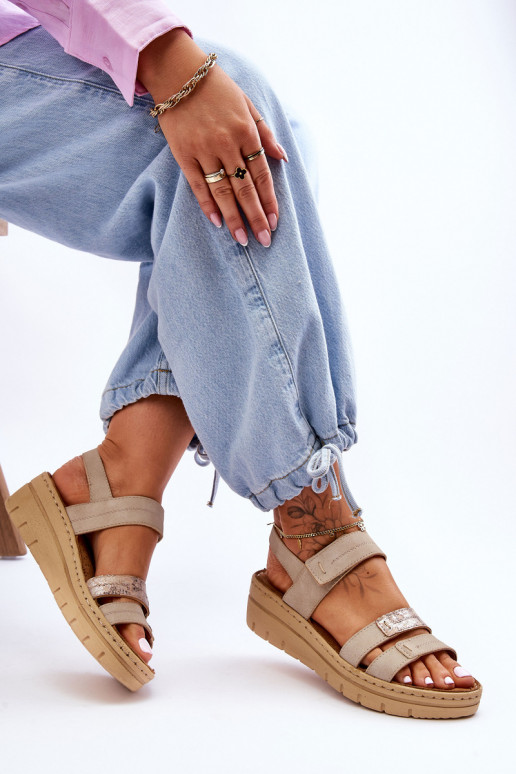 Basutės su lipniais užsegimais smėlio spalvos Fresh Look