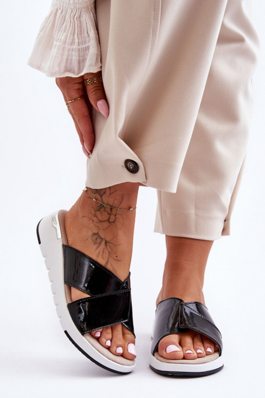 su lako efektu Šlepetės S.Barski AL22469 juodos spalvos