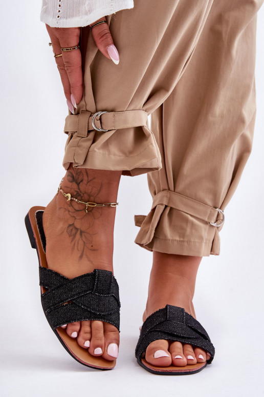 Šlepetės juodos spalvos Aversa