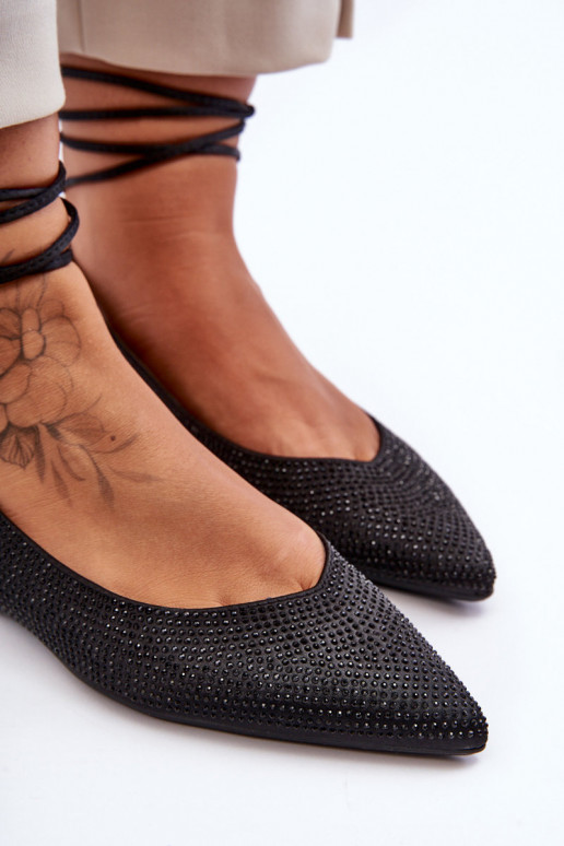 Klasikinio modelio aukštakulniai bateliai smailiomis nosytėmis juodos spalvos Delimena