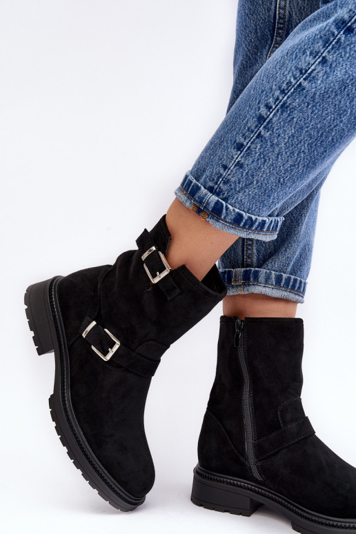 Moteriški aulinukai su plačiais kulniukais su sagtimis juodos spalvos Bliggore Moteriški aulinukai su plačiais kulniukais su sagtimis juodos spalvos Bliggore